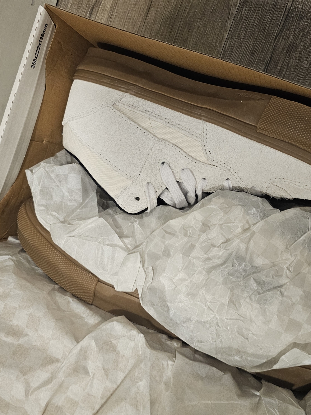 Vans Men’s Half Cab Sneakers in White and Gum - Picture 3 of 9